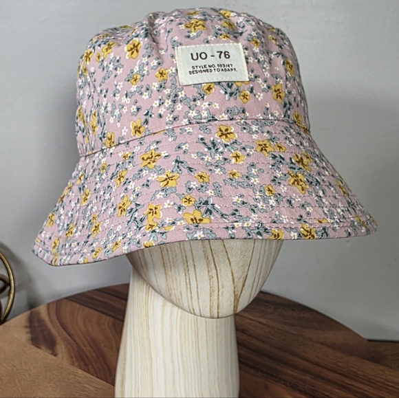 Urban Outfitters UO-76 Floral Bucket Hat – Pink & Yellow Daisy Print Women's OS - Picture 3 of 14
